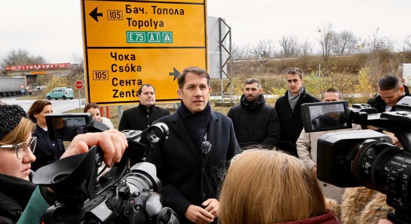 Újra kétnyelvűek lesznek Délvidék útjelző táblái