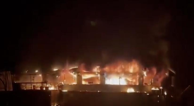 Huszonöten, köztük turisták is meghaltak egy indiai szórakozóhelyen kitört tűzben