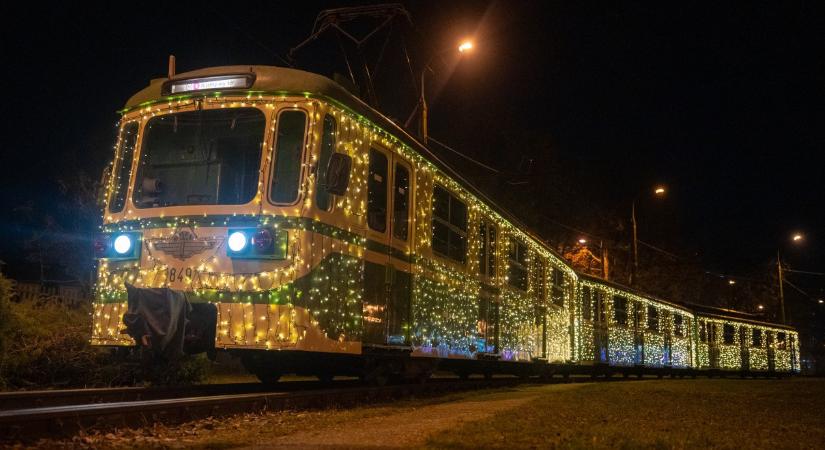 Hiába várták a gyerekek, lerobbant a MÁV fényvonata