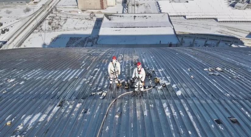 Vészjelzés: súlyosan sérült a csernobili pajzs – videó