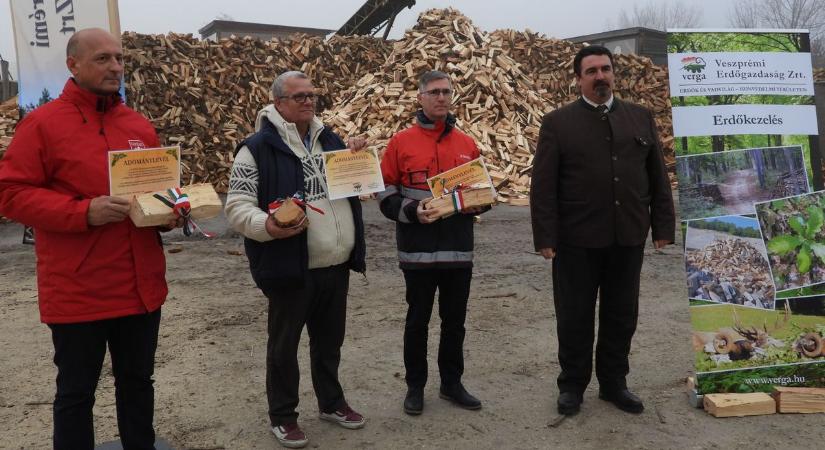 450 mázsa tűzifát adományozott a rászorulóknak a Verga