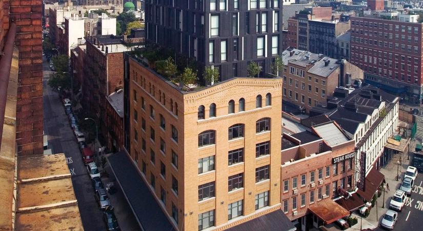 ”Vonalkód-építészet” // Építészfórum 25