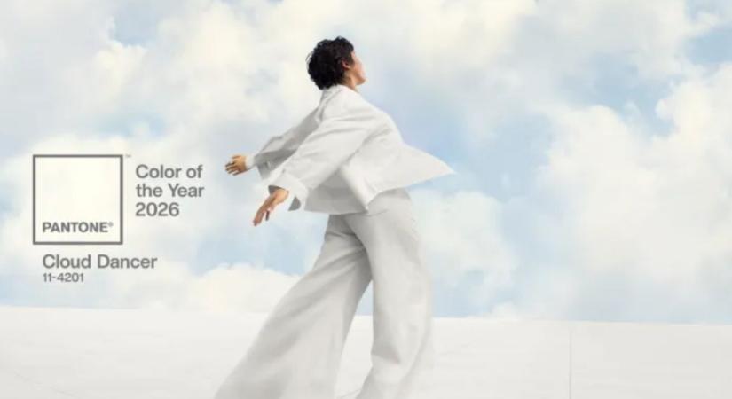A Pantone bejelentette: az év színe a törtfehér – így használják a sztárok