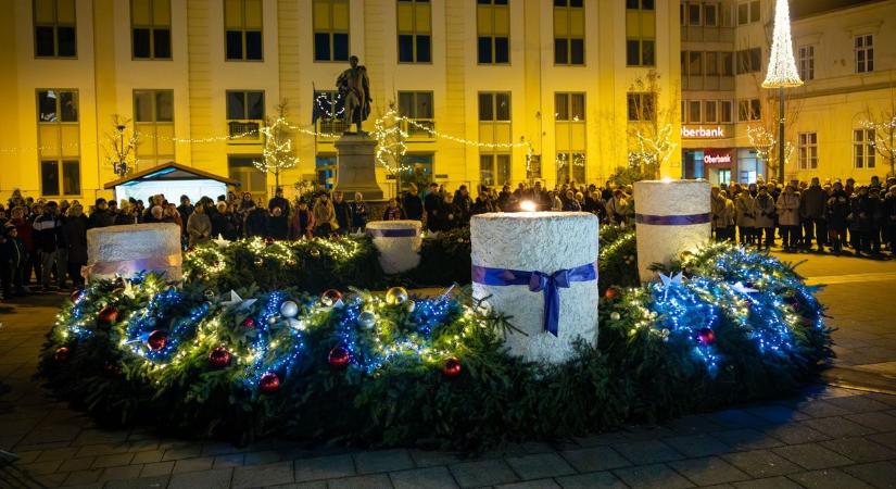 A szeretet lángja lobbant fel Szombathelyen - fotók