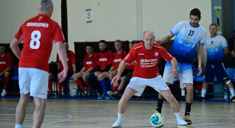 Gólkülönbség döntött a továbbjutó helyről mindkét csoportban a Kék Mókus első játéknapján
