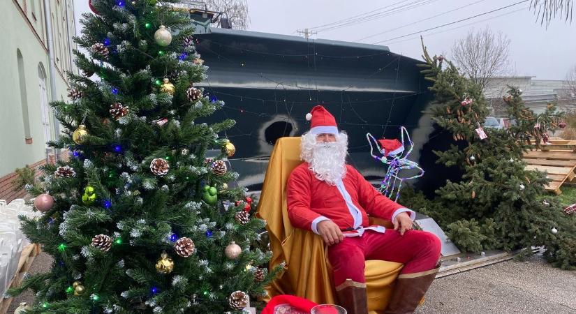 Ilyet még nem láttál: így lepték meg a gyerekeket Dunaföldváron (képgalériával)