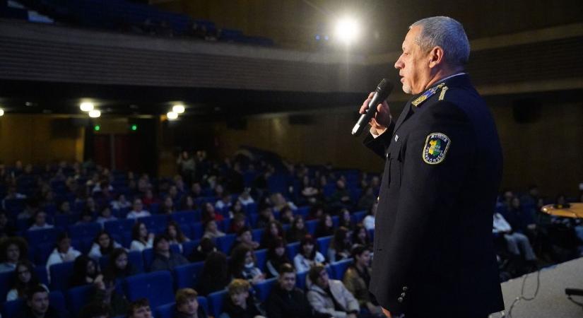 Drogok, függőség, valóság: így térítik észhez a dunaújvárosi fiatalokat