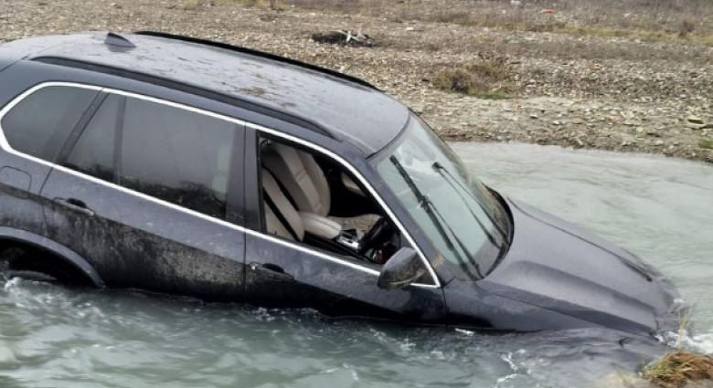 Részegen, jogosítvány nélkül menekült a rendőrök elől a fiatal férfi