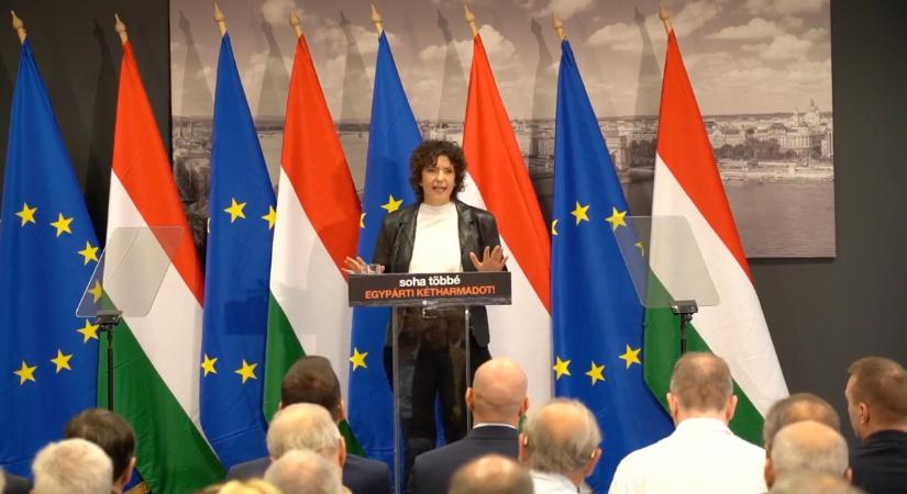 „Soha többé egypárti kétharmadot” – zúgott a taps Dobrev Klára beszéde után (videó)