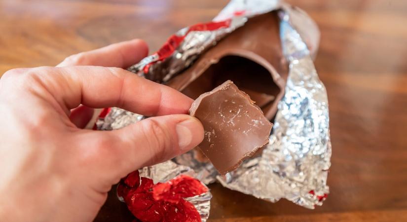 Több óvodás és iskolás gyerek is rosszul lett, miután kukacos csokimikulásból evett