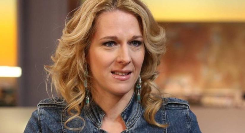 Wolf Katit ezzel a hajszínnel alig ismertük fel: ennyire platinaszőke még sose volt