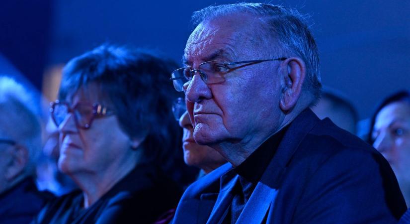 Lezsák Sándor bízik a kétharmadban – fotók, videó