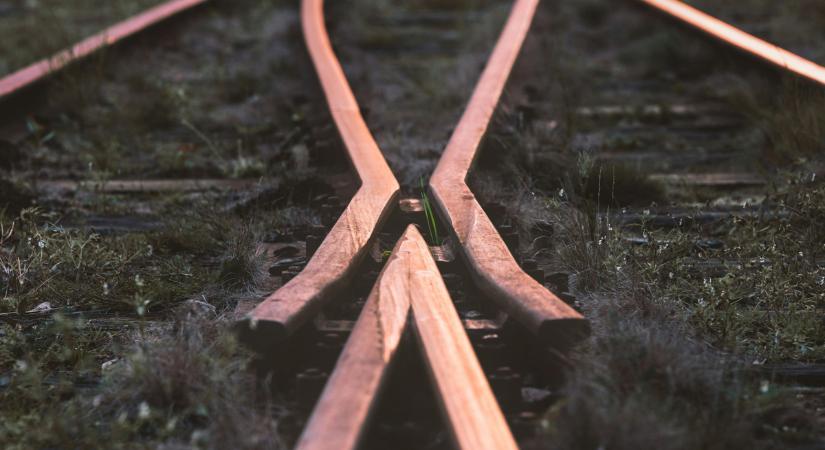 Le kellett szállítani az utasokat a vonatról, nagy baj történt Szentgotthárdnál