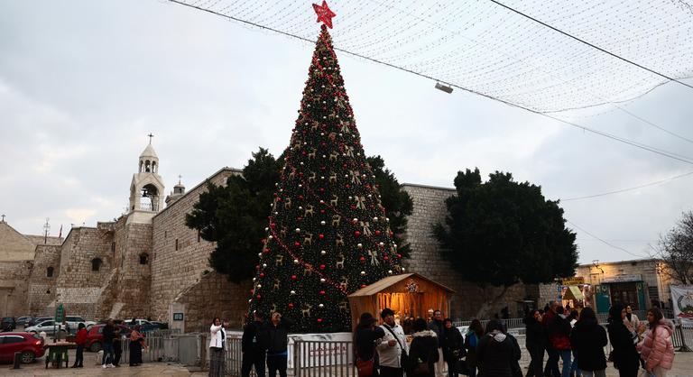 Két év háború után ismét karácsonyfát állíthattak Betlehemben