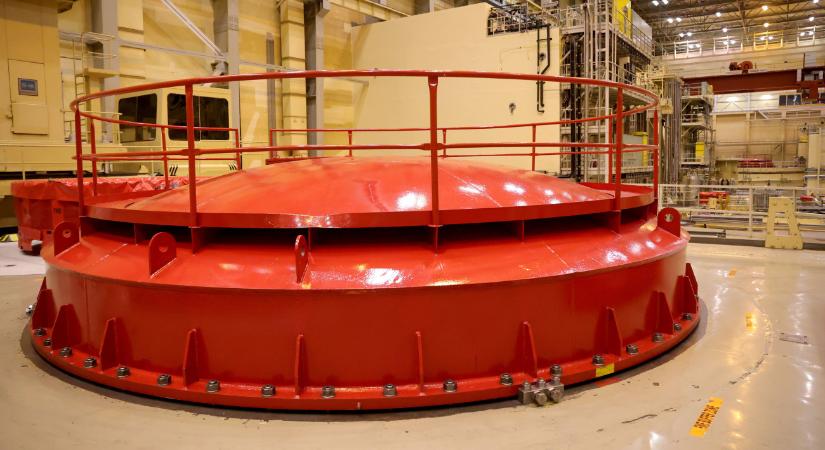 Fontos szállítmány érkezett Paksra