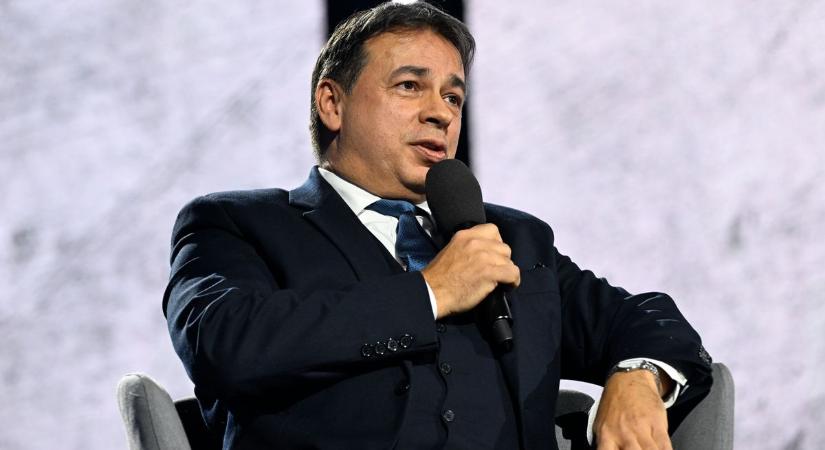 Bán Mór: „Megvan az ideje a harcnak és a békének is" – fotók, videó