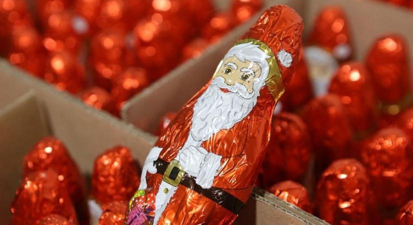 Kukacos csokimikulást osztogatott a gyerekeknek Hajdúböszörményben az ellenzéki képviselő– sokan rosszul lettek