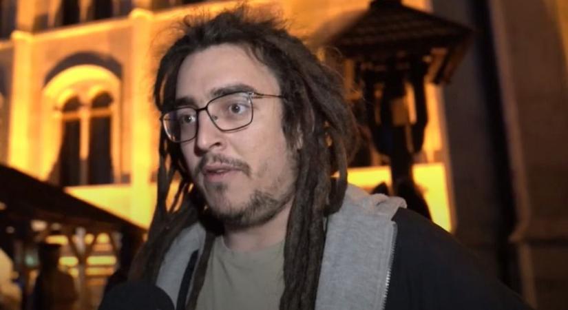 Drogozás melletti ellenzéki gyűlés: „Tudatlan nyugdíjasokról” és jogtalanul megtámadott szubkultúráról delirálnak a résztvevők