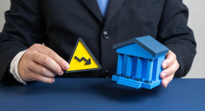 Óriási leállás jön az egyik hazai nagybanknál, tízezrek lepődhetnek meg, itt a dátum