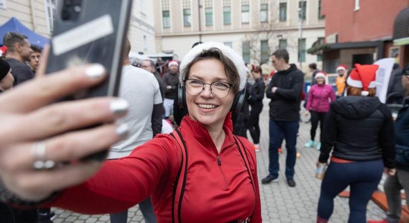 Kocogva segítettek: a gyermekotthon javára rótták a kilométereket (galéria)