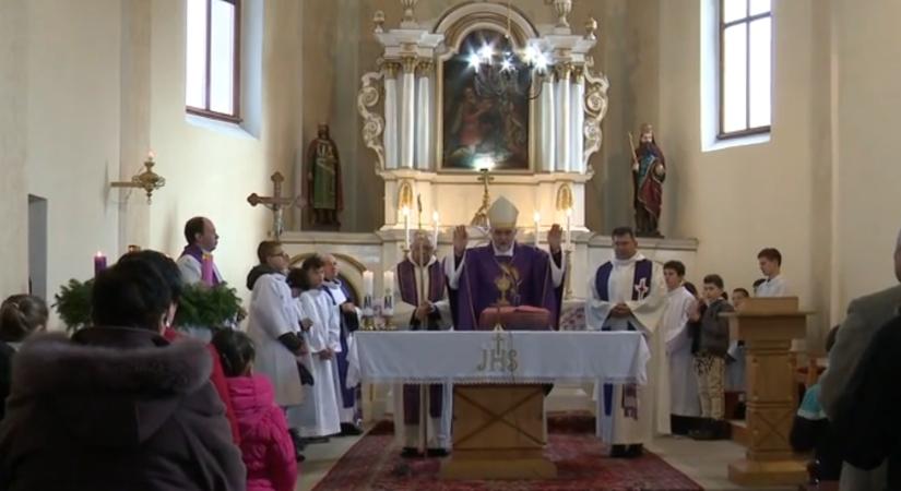 Soltész Miklós: a családba, nemzetbe, kereszténységbe vetett hit erősítése a megmaradást segíti