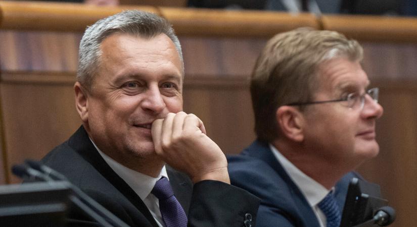 Danko: Az SNS akár tartózkodhat is, ha Pellegrini visszaküldi az ÚOO-törvényt