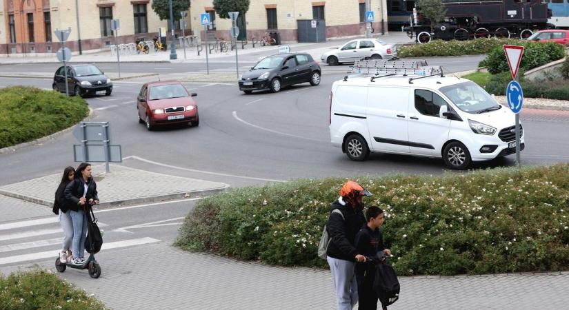 Körforgalom stressz nélkül, avagy így kerülheted el a balesetet a dupla sávban