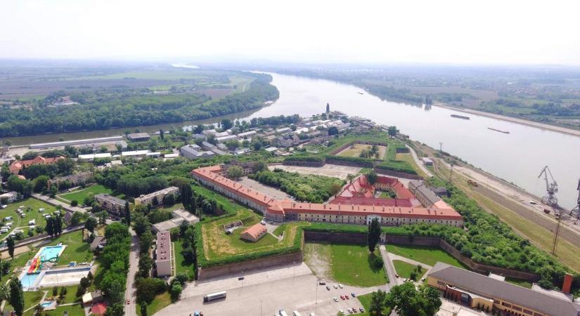 Ez „a Duna Gibraltárja” – külföldi videós fedezte fel Komárom titkait