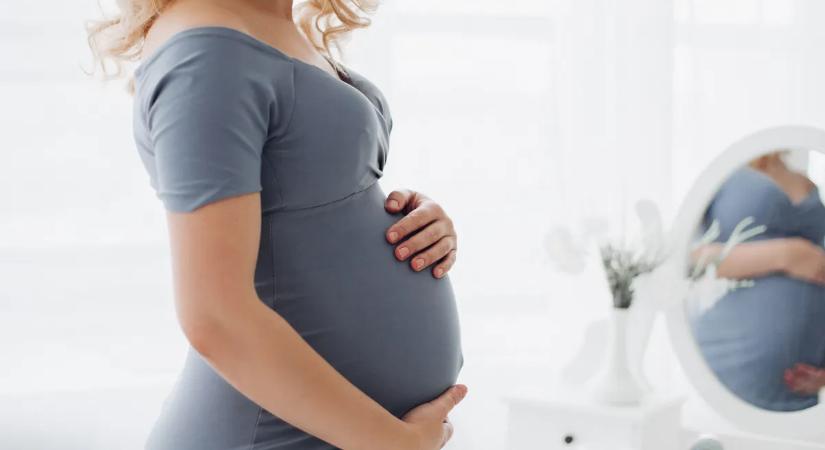 Hihetetlen: Terhességet színlelt, majd barátja gyermekét a sajátjának hazudta