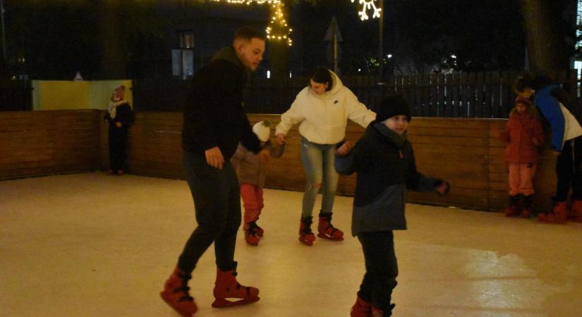 Ingyenes korcsolyapálya várja a téli sport szerelmeseit egészen január elejéig