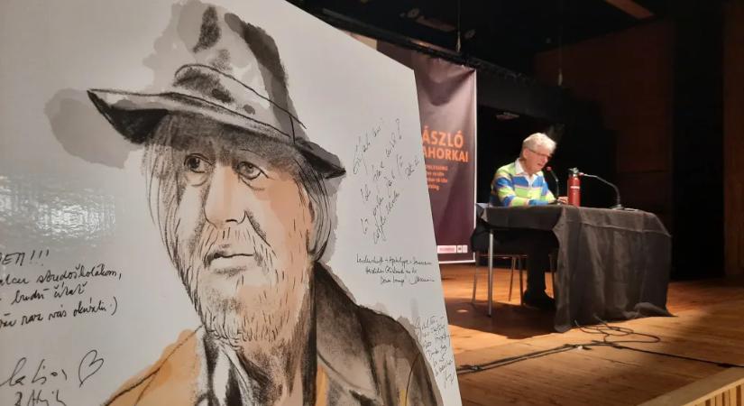 Megnéztük, milyen, amikor 30 órán át folyamatosan Krasznahorkait olvasnak fel