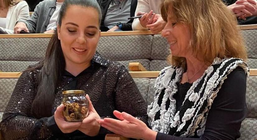 Vegán zserbógolyó - Illés Fanni szerint ez abszolút egészséges