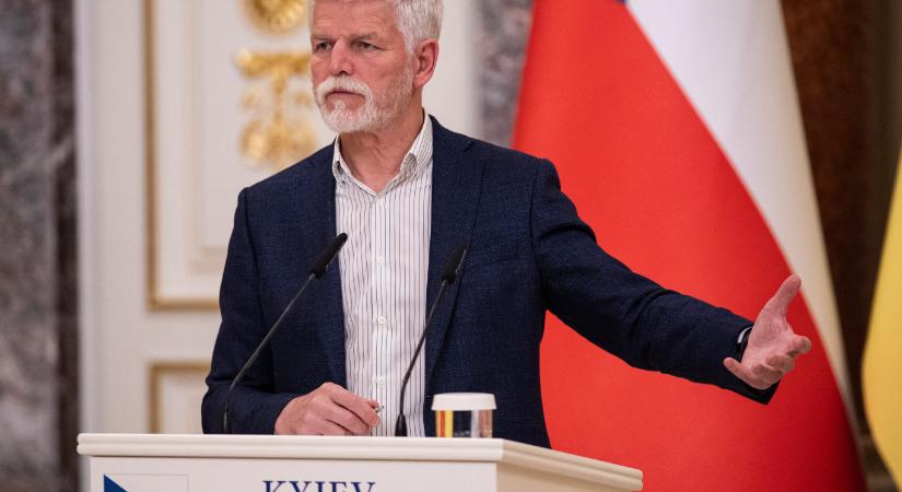 A cseh elnök szerint le kell lőni az Európa légterébe behatoló orosz drónokat vagy repülőgépeket