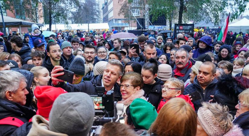 Ismert debreceni fideszeseknek szólt be Magyar Péter