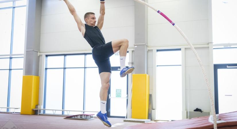 Lassan a betlehemi csillagot is súrolja a GYAC rúdugrója