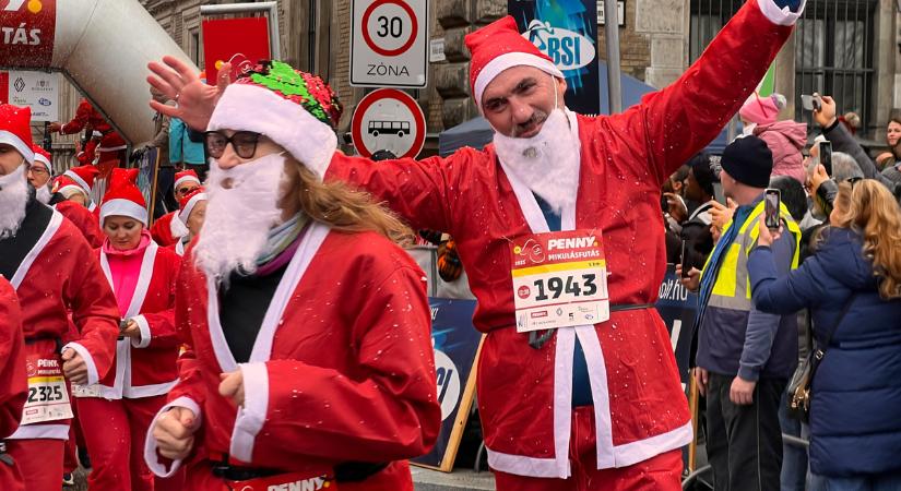 Mikulásfutás: pirosba borult Budapest belvárosa