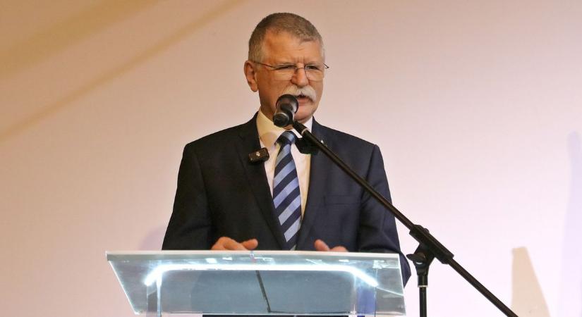 Az ellenzéki gyűlölködéssel nehéz szembe nézni a digitális térben is