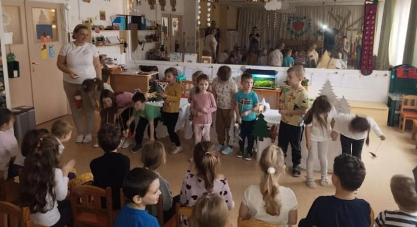 Csodát varázsoltak a soproni rendőröknek és az óvodás közönségnek