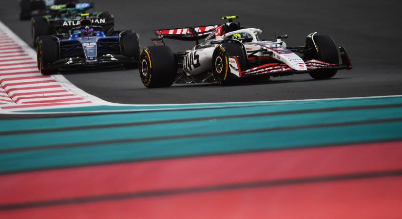 Eltiltással kezdheti a jövő évet egy F1-es pilóta