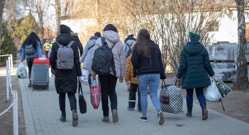 Az ukránok ismét tömegesen menekülnek külföldre a polgári infrastruktúra fokozott bombázása miatt – NBU