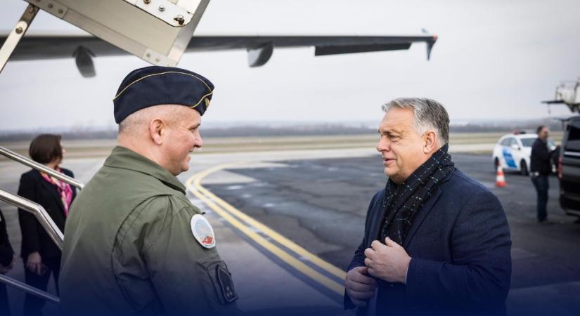 Orbán Viktor ismét repülőre ült