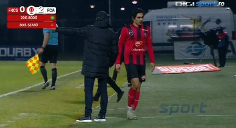 20 percet kapott: Edzője büntetésből lecserélte és durván kiosztotta a magyar játékost - videó