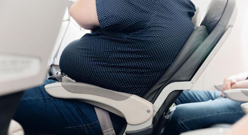 Egy újabb légitársaságnál lesz a duplája a jegy a túlsúlyosoknak