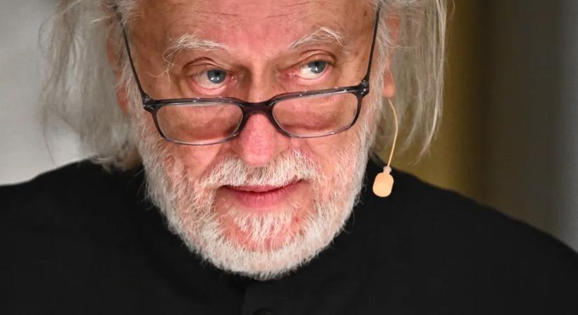 „A Jó soha nem éri el a csápoló Gonoszt” – Krasznahorkai László beszédet mondott a Nobel-díj átvétele előtt