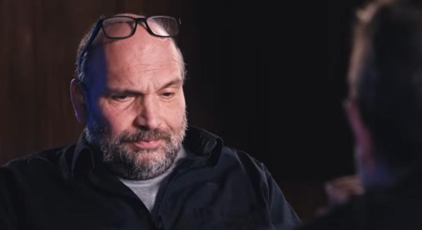 Túl kormányellenesnek tűnt, az Operában nem kapott több szerepet, elment háziorvosnak