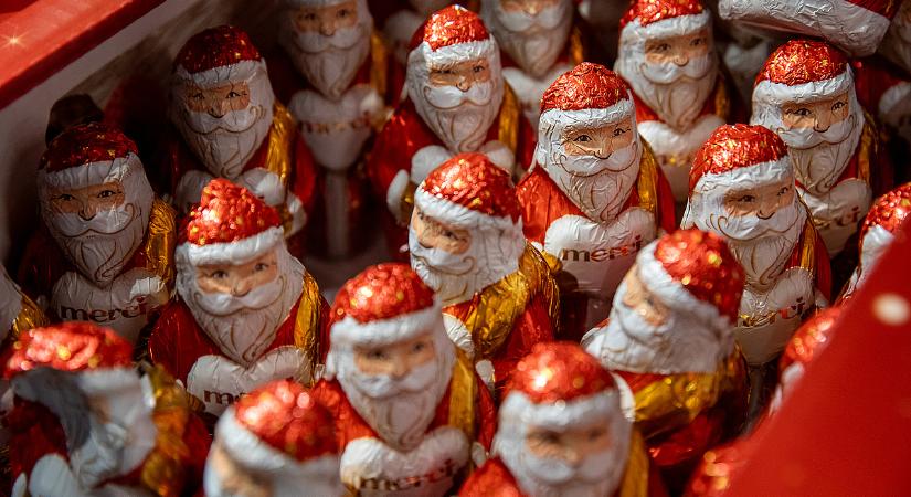 Tovább dagad a botrány: több városban is eljutott a gyerekekhez a lárvákban úszó csokimikulás