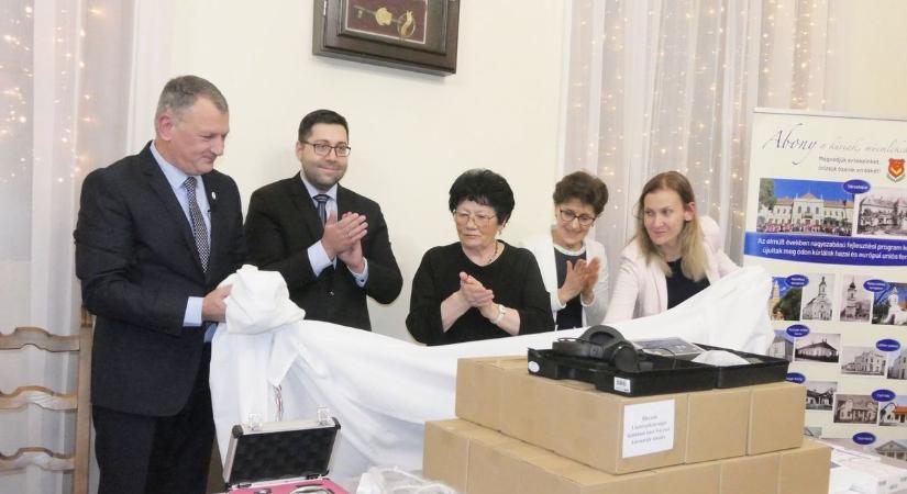 Ritka ultrahangkészülék segíti mostantól a babák vizsgálatát