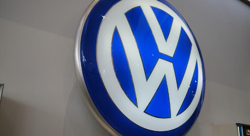 Tűzveszély miatt rendelt el sürgős visszahívást a patinás autógyártó