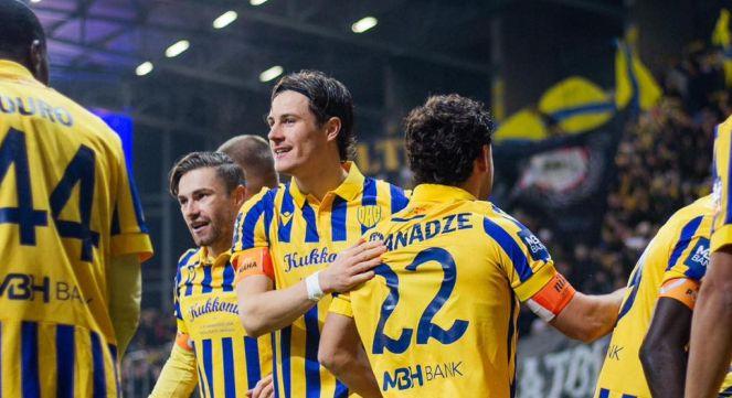 Rangadót nyert, továbbra is tapad a Slovanra a DAC