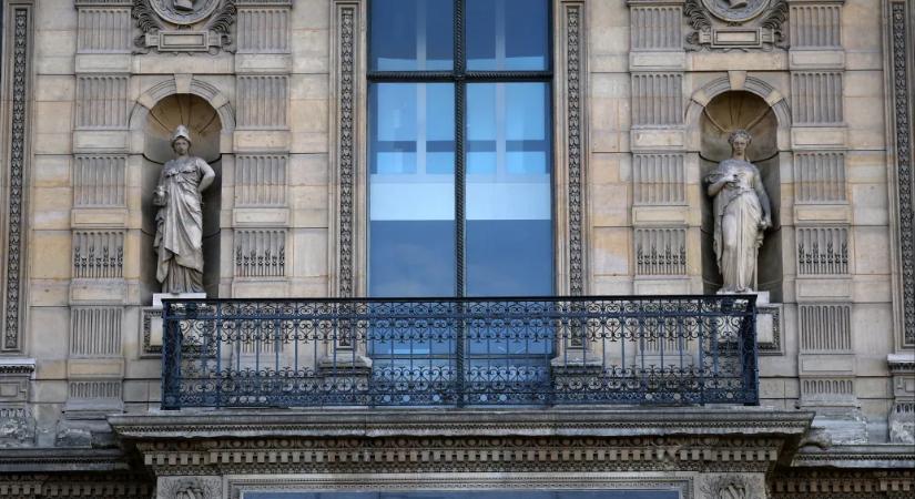 Vízszivárgás volt a Louvre-ban, több száz műalkotás rongálódott meg